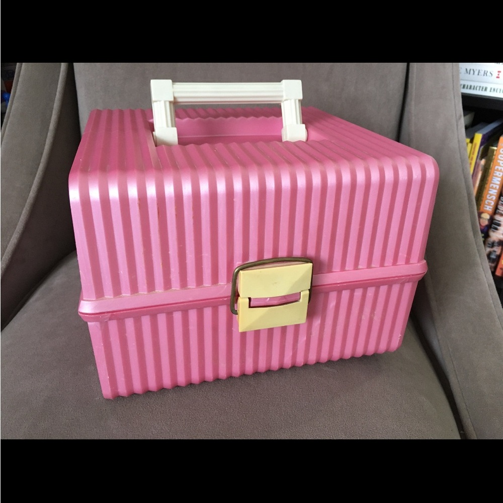 SOLD Vtg 90's Sassaby Model #101 Make-Up Train Case - Blush Pink